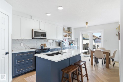5521 Stevens Crescent, Edmonton, AB - Indoor Photo Showing Kitchen With Double Sink With Upgraded Kitchen