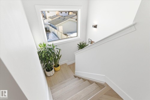 5521 Stevens Crescent, Edmonton, AB - Indoor Photo Showing Other Room