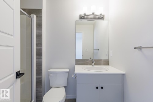 6237 175A Avenue, Edmonton, AB - Indoor Photo Showing Bathroom