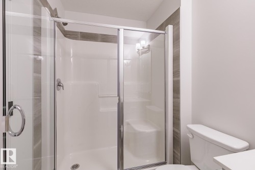 6237 175A Avenue, Edmonton, AB - Indoor Photo Showing Bathroom