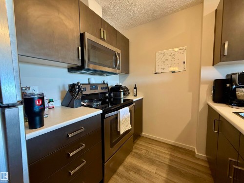 405 142 Ebbers Boulevard, Edmonton, AB - Indoor Photo Showing Kitchen