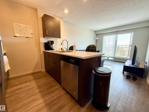 405 142 Ebbers Boulevard, Edmonton, AB - Indoor Photo Showing Kitchen With Double Sink