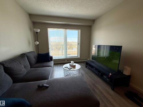 405 142 Ebbers Boulevard, Edmonton, AB - Indoor Photo Showing Living Room