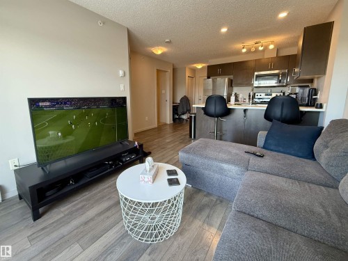 405 142 Ebbers Boulevard, Edmonton, AB - Indoor Photo Showing Living Room