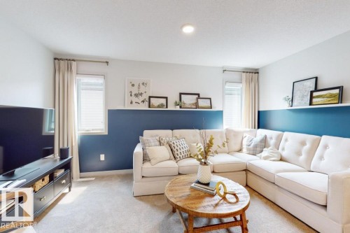 8636 183 Avenue, Edmonton, AB - Indoor Photo Showing Living Room