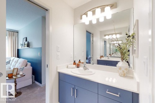 8636 183 Avenue, Edmonton, AB - Indoor Photo Showing Bathroom