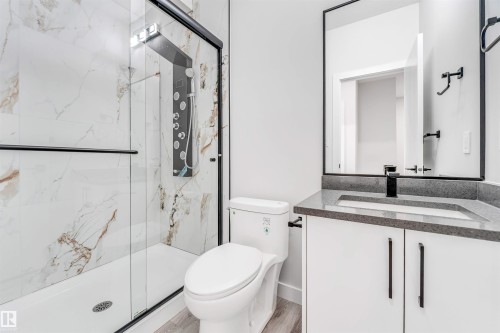 100 Eldridge Point(E), St. Albert, AB - Indoor Photo Showing Bathroom