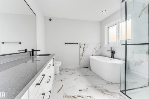 100 Eldridge Point(E), St. Albert, AB - Indoor Photo Showing Bathroom