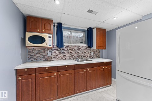 12713 116 Street, Edmonton, AB - Indoor Photo Showing Kitchen With Double Sink