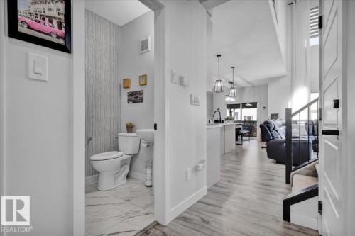 3024 200 Street, Edmonton, AB - Indoor