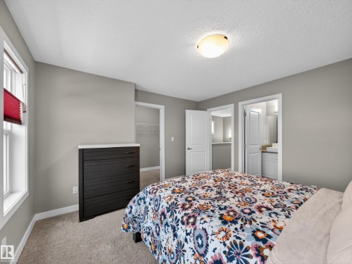 728 Secord Boulevard, Edmonton, AB - Indoor Photo Showing Bedroom