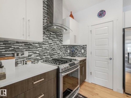 22522 98A Avenue, Edmonton, AB - Indoor Photo Showing Kitchen With Upgraded Kitchen