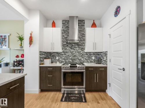 22522 98A Avenue, Edmonton, AB - Indoor Photo Showing Kitchen