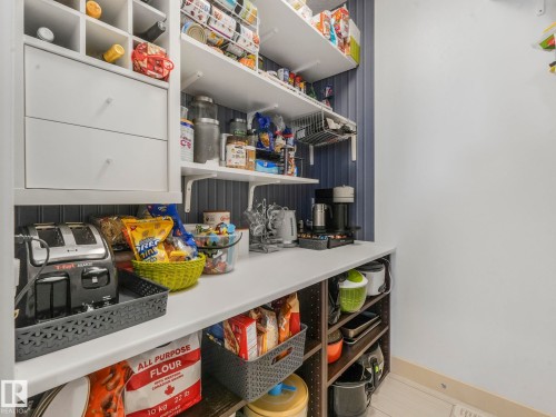 22522 98A Avenue, Edmonton, AB - Indoor With Storage