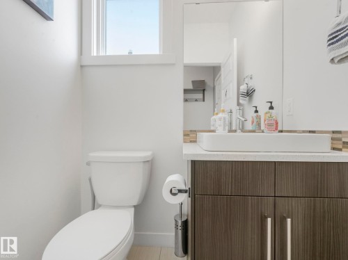 22522 98A Avenue, Edmonton, AB - Indoor Photo Showing Bathroom