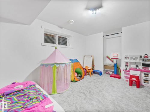 22522 98A Avenue, Edmonton, AB - Indoor Photo Showing Bedroom