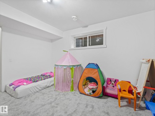 22522 98A Avenue, Edmonton, AB - Indoor