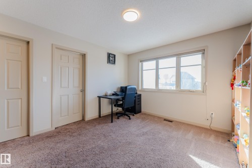 1945 Ainslie Link, Edmonton, AB - Indoor