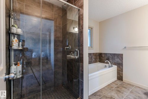 1945 Ainslie Link, Edmonton, AB - Indoor Photo Showing Bathroom