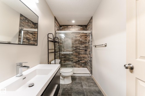 1945 Ainslie Link, Edmonton, AB - Indoor Photo Showing Bathroom