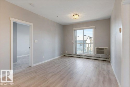 304 812 Welsh Drive, Edmonton, AB - Indoor Photo Showing Other Room