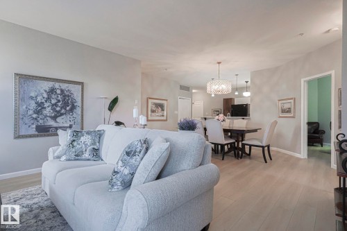 105 2503 Hanna Crescent, Edmonton, AB - Indoor Photo Showing Living Room