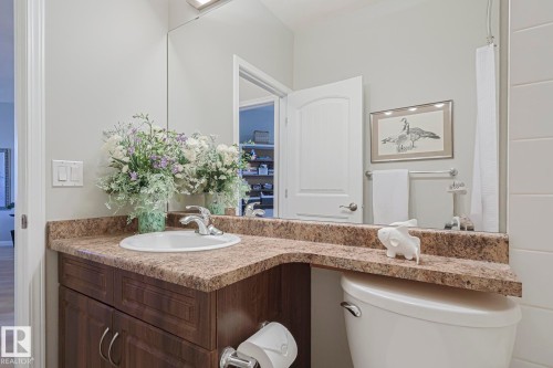 105 2503 Hanna Crescent, Edmonton, AB - Indoor Photo Showing Bathroom