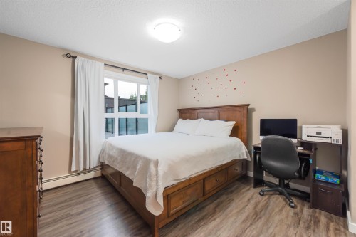 121 5504 Schonsee Drive, Edmonton, AB - Indoor Photo Showing Bedroom