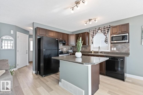 97 Keystone Crescent, Leduc, AB - Indoor Photo Showing Kitchen