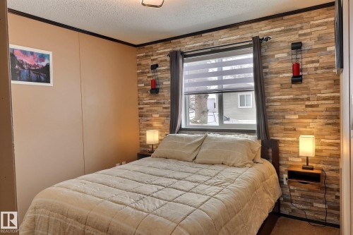 307 Evergreen Park, Edmonton, AB - Indoor Photo Showing Bedroom