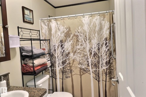 Main Four Piece Bathroom. - 307 Evergreen Park, Edmonton, AB - Indoor