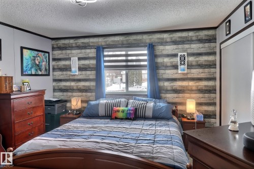 307 Evergreen Park, Edmonton, AB - Indoor Photo Showing Bedroom