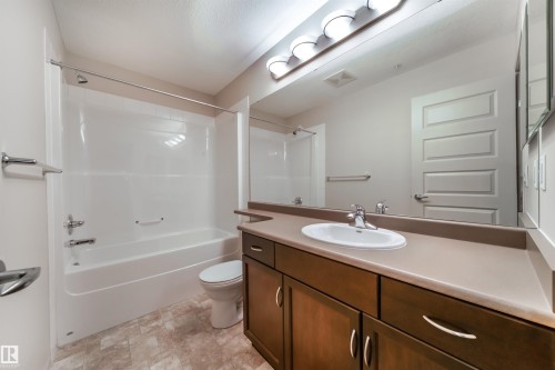 124 7909 71 Street, Edmonton, AB - Indoor Photo Showing Bathroom