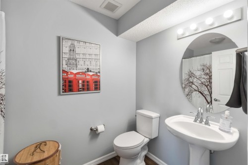 20 1404 Hermitage Road, Edmonton, AB - Indoor Photo Showing Bathroom