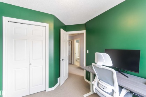 20 1404 Hermitage Road, Edmonton, AB - Indoor