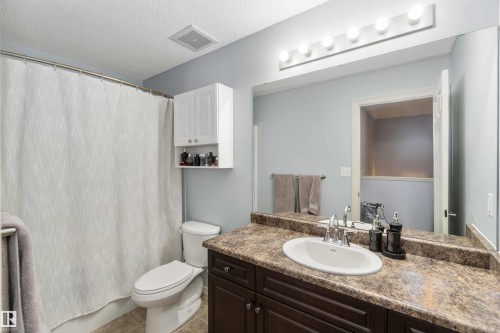 20 1404 Hermitage Road, Edmonton, AB - Indoor Photo Showing Bathroom