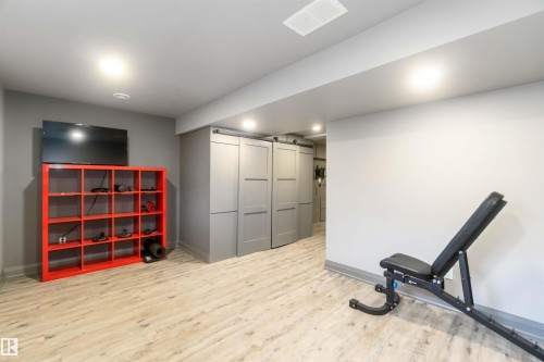 20 1404 Hermitage Road, Edmonton, AB - Indoor