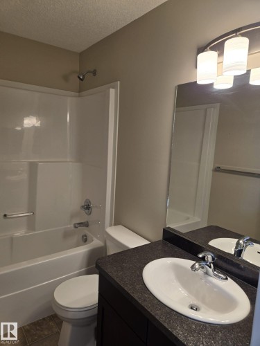 4705 Crabapple Run Run, Edmonton, AB - Indoor Photo Showing Bathroom