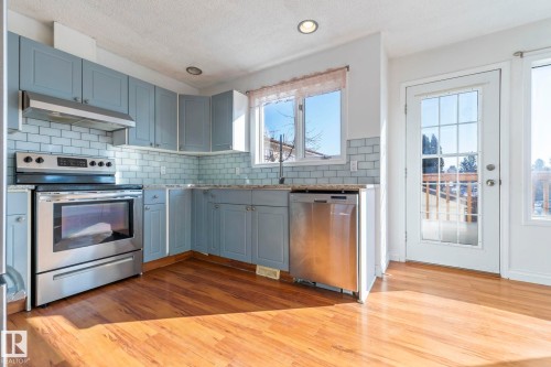 4927 19 Avenue, Edmonton, AB - Indoor Photo Showing Kitchen