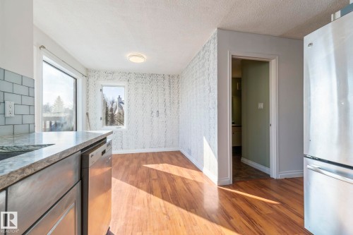 4927 19 Avenue, Edmonton, AB - Indoor Photo Showing Kitchen