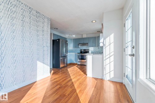 4927 19 Avenue, Edmonton, AB - Indoor Photo Showing Kitchen