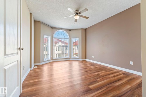4927 19 Avenue, Edmonton, AB - Indoor Photo Showing Other Room