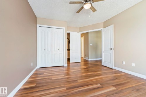 4927 19 Avenue, Edmonton, AB - Indoor Photo Showing Other Room