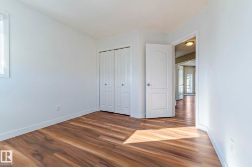 4927 19 Avenue, Edmonton, AB - Indoor Photo Showing Other Room