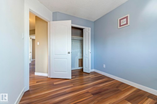 4927 19 Avenue, Edmonton, AB - Indoor Photo Showing Other Room