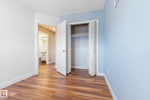 4927 19 Avenue, Edmonton, AB - Indoor Photo Showing Other Room