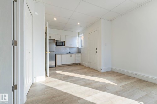 4927 19 Avenue, Edmonton, AB - Indoor