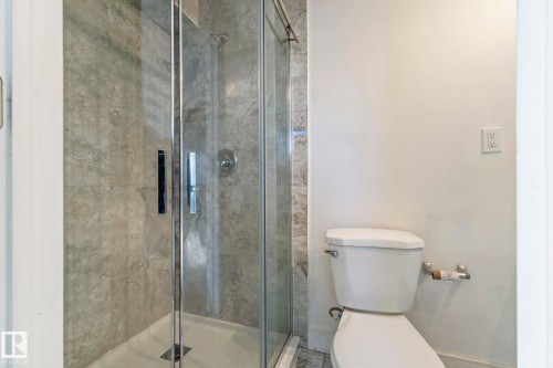 4927 19 Avenue, Edmonton, AB - Indoor Photo Showing Bathroom