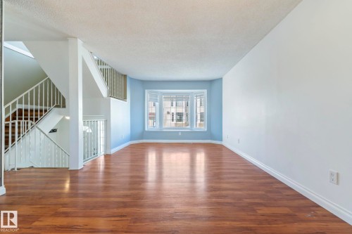 4927 19 Avenue, Edmonton, AB - Indoor Photo Showing Other Room