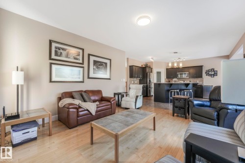 46 Willowdale Place, Stony Plain, AB - Indoor Photo Showing Living Room
